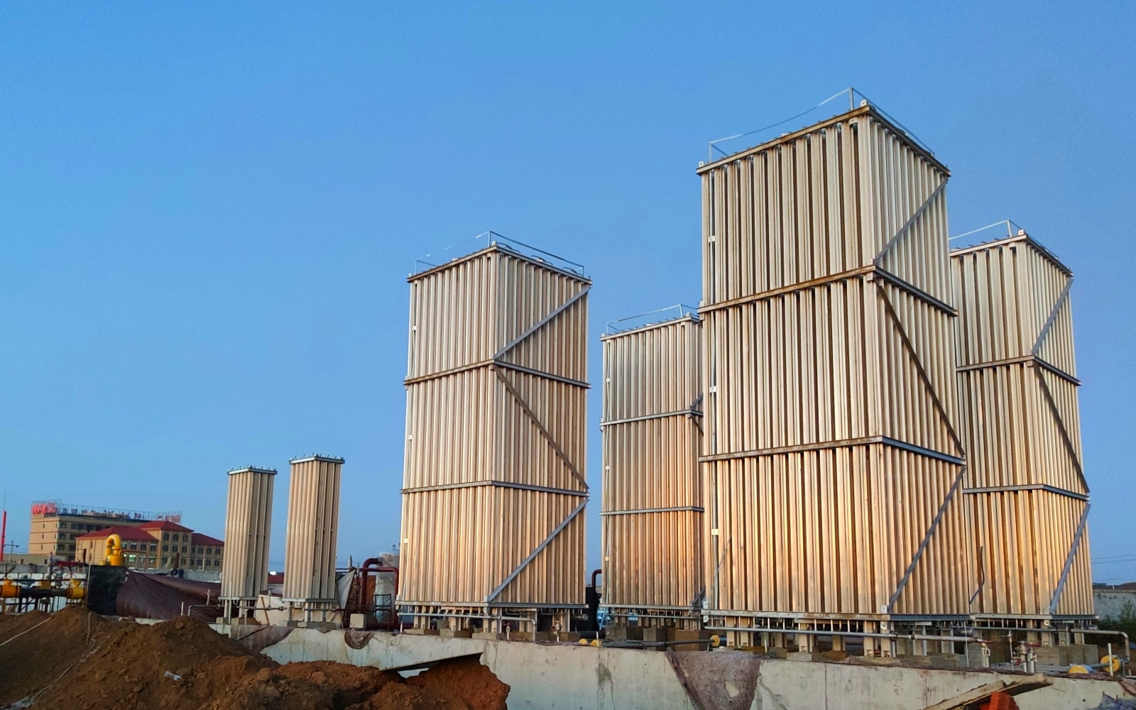 儲罐容器_壓力容器_低溫儲罐_菏澤花王壓力容器